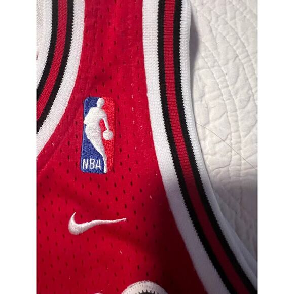 Vintage 90s Micheal Jordan jersey - Picture 4 of 8